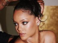 Rihanna chwali się pięknym makijażem